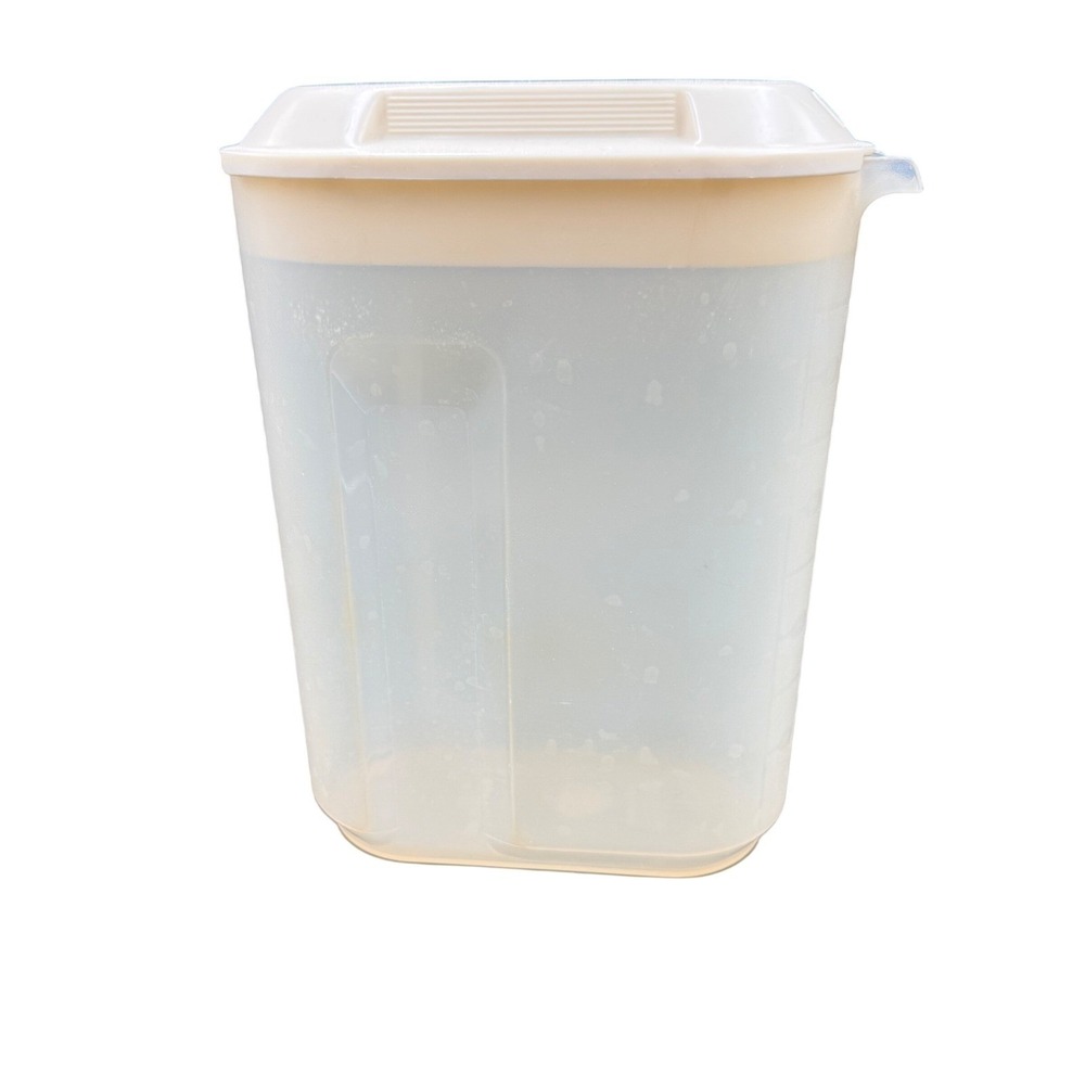 Vintage Rubbermaid Servin Saver 2.5 Qt Pitcher Container 0941 Cream Lid Clear